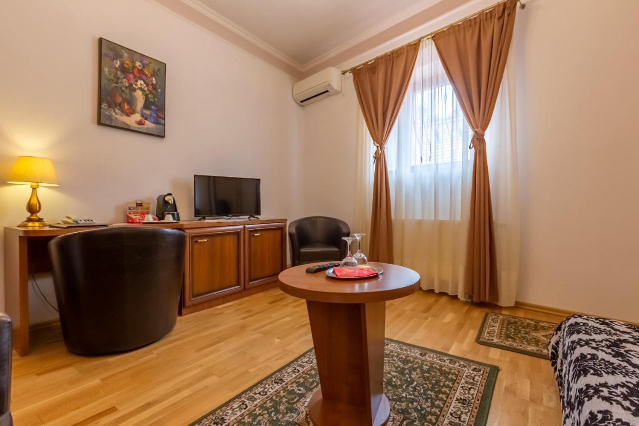 מלון Boutique Bulevard 4*